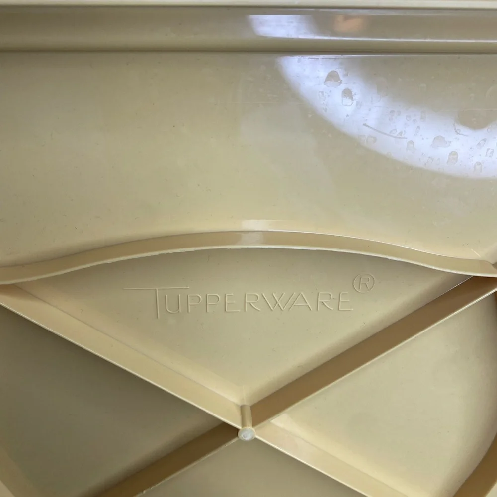 Vintage Tupperware 9x13 ‘Harvest Gold’ Sheet Cake Storage Container